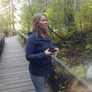 Meet your Posher, Crystal